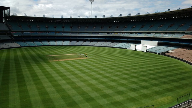 現代足球不 現代足球不